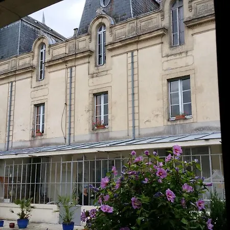 D'etape Dortoir Chateau Saint Vincent Гостевой дом Базас