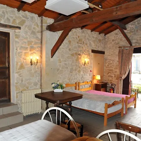 D'etape Dortoir Chateau Saint Vincent Базас